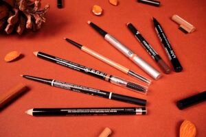 Crayon à sourcils