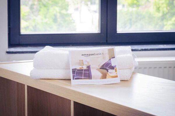 AmazonBasics lot de 2 draps de bain résistants à la décoloration