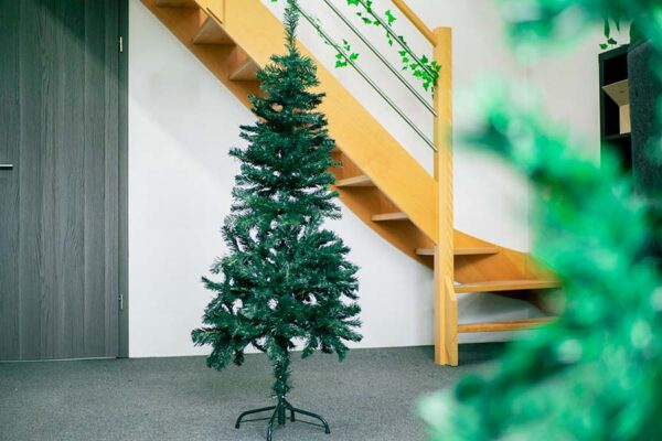 Sapin vert 180 branches vert 150cm - L'Incroyable