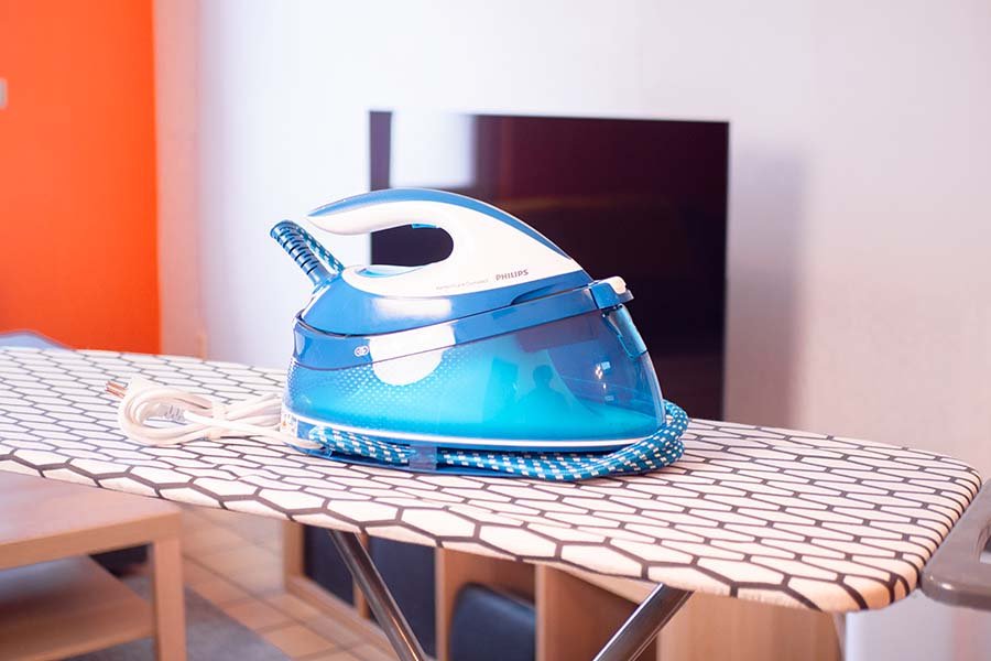 The Best Steam Generator Iron 2024 Test by Selectos